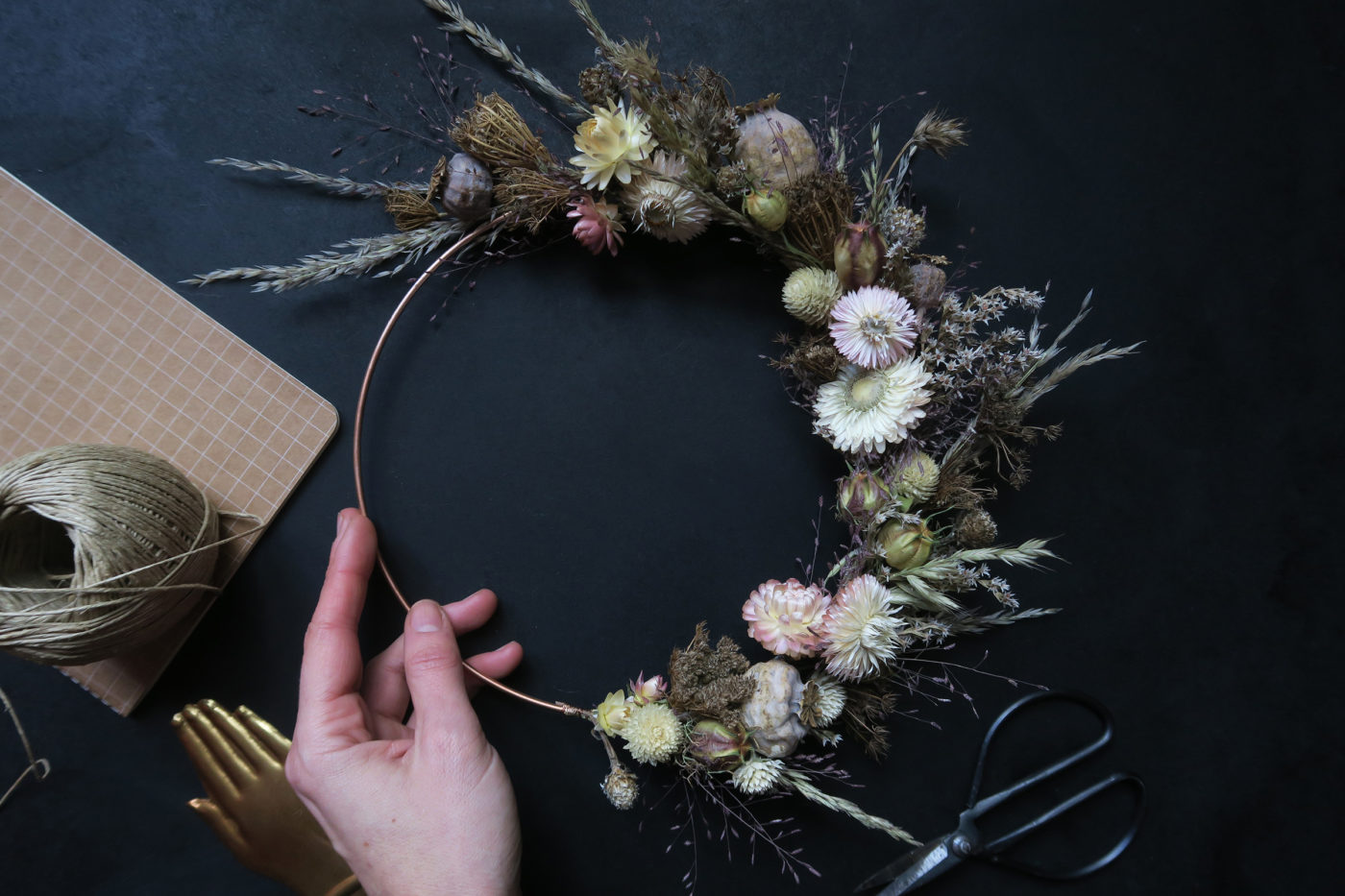 atelier couronne de fleurs séchées toulouse créatif