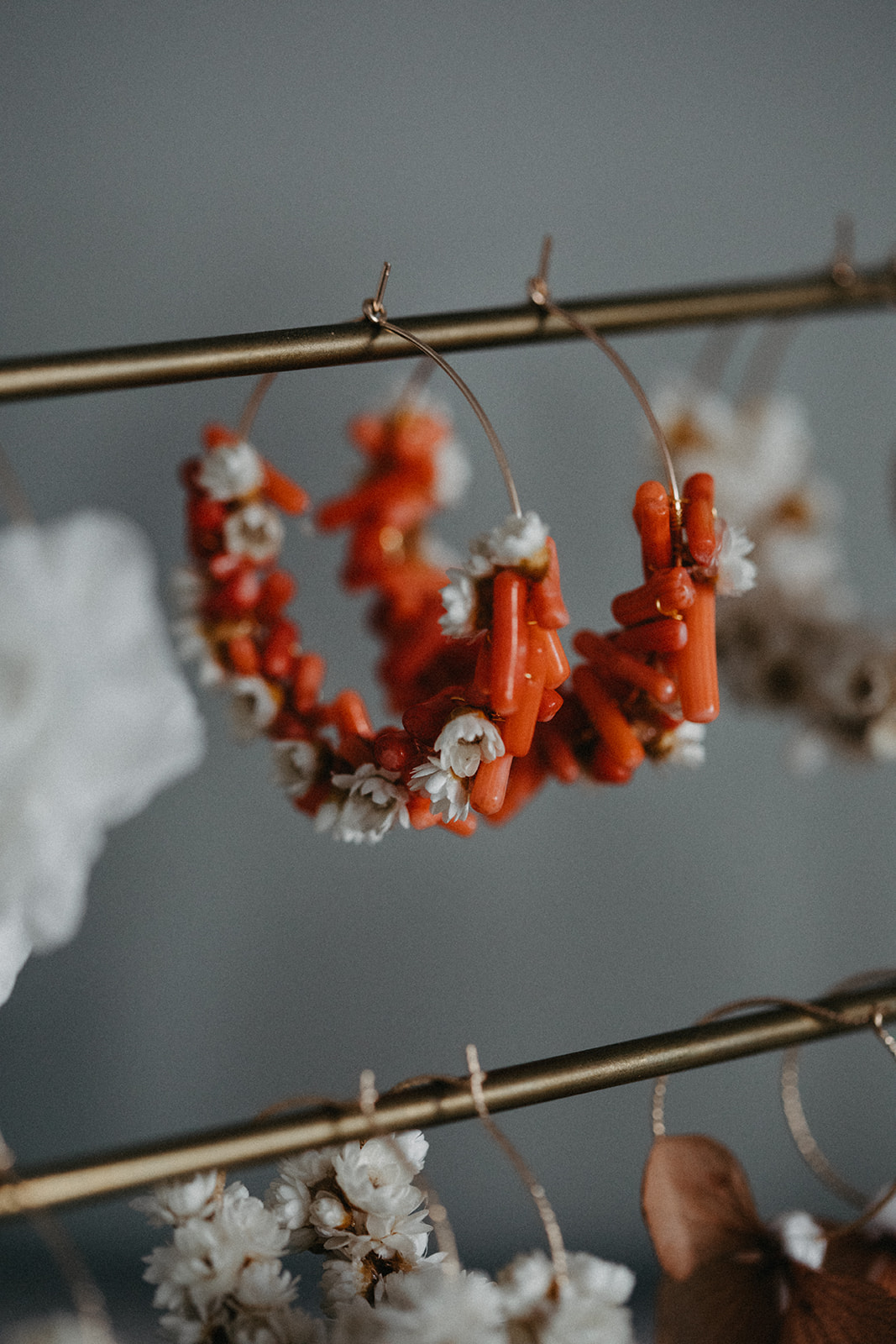 créoles corail végétal et fleurs séchées mariée bohème romantique boucle d'oreille bijou made in france