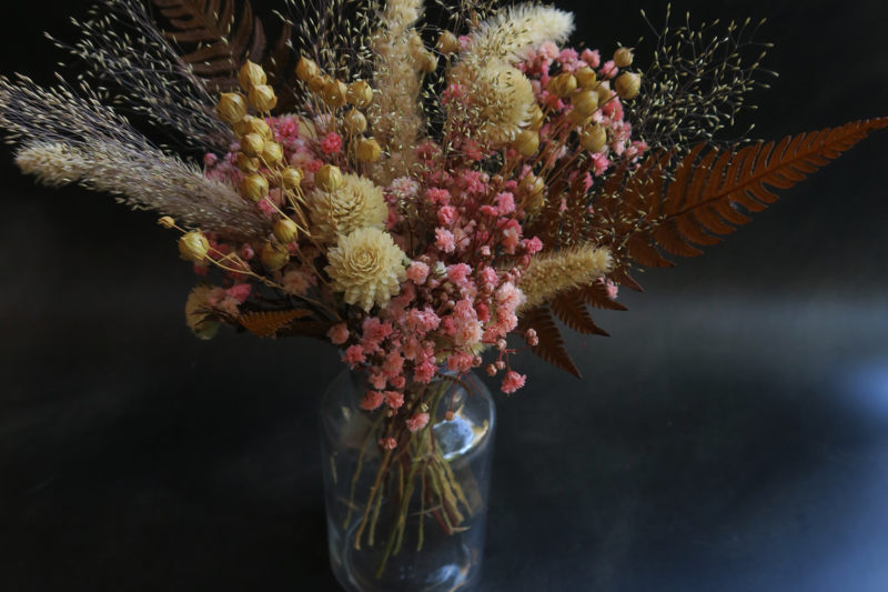 bouquet de fleurs séchées gypsophile rose décoration idée cadeau femme toulouse fleuriste tendance 2021 fougère
