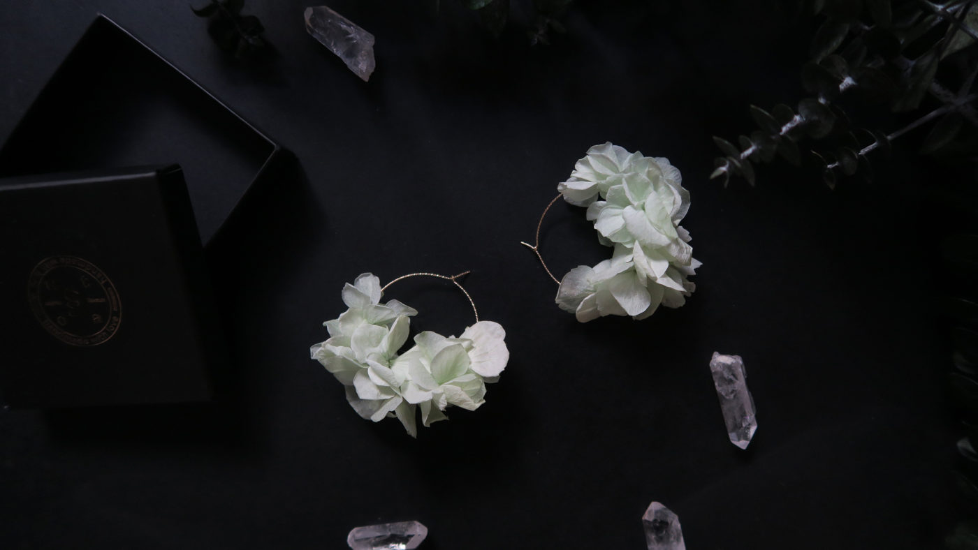 bijou fleurs séchées créoles boucles d'oreille or hortensia stabilisé idée cadeau femme