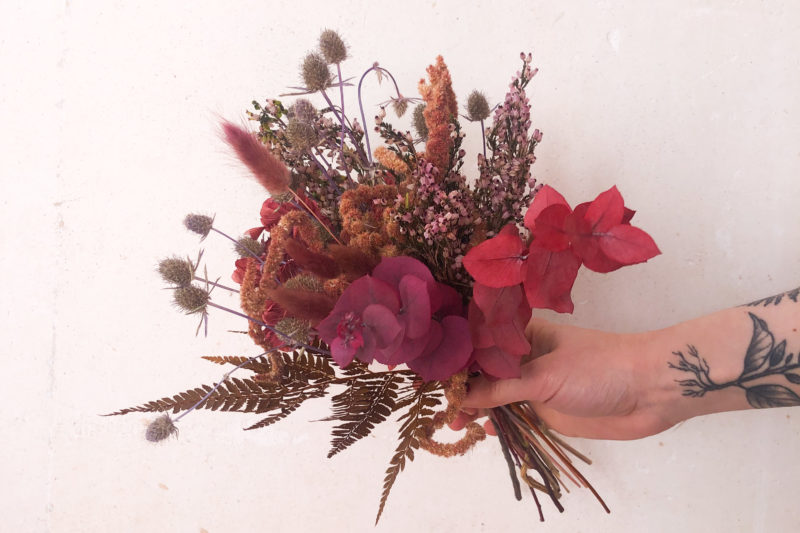 bouquet de fleurs séchées chardon hortensia français idée cadeau femme mariage