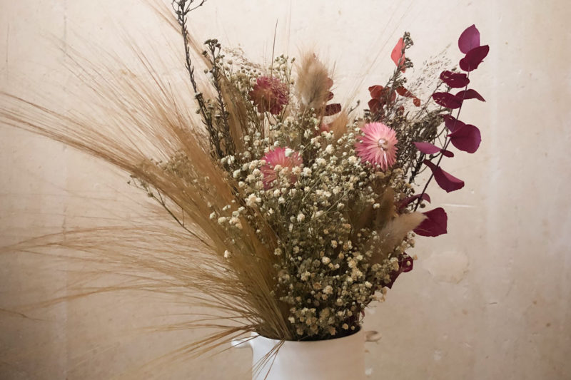 bouquet de fleurs séchées et vase en céramique fleuriste toulouse