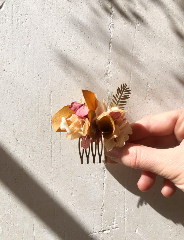 petit peigne de fleurs séchées jaune rose demoiselle d'honneur mariée bohème