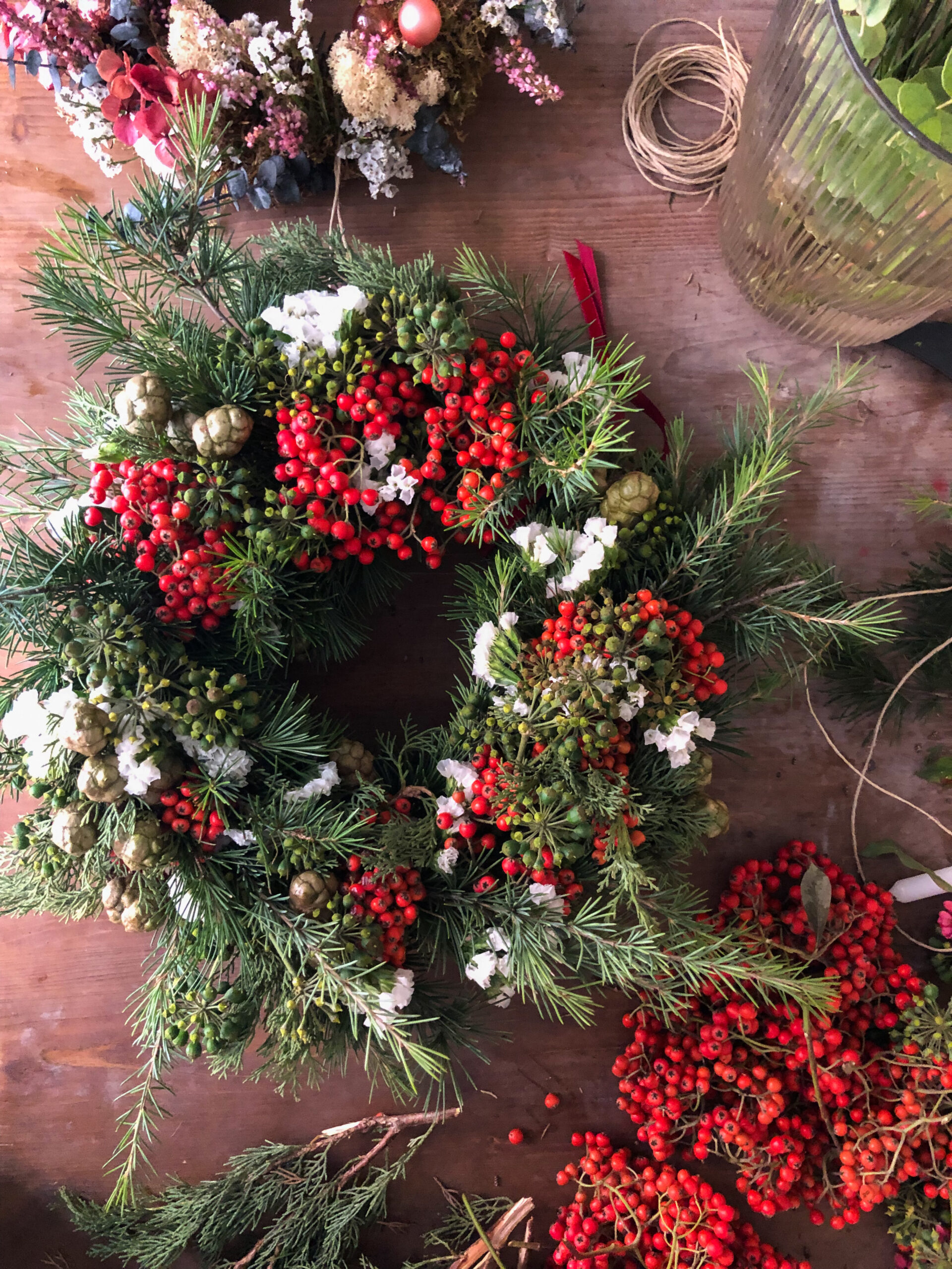 atelier couronne de l'avant de porte activité manuelle noël fleurs fraîches locales fleurs séchées