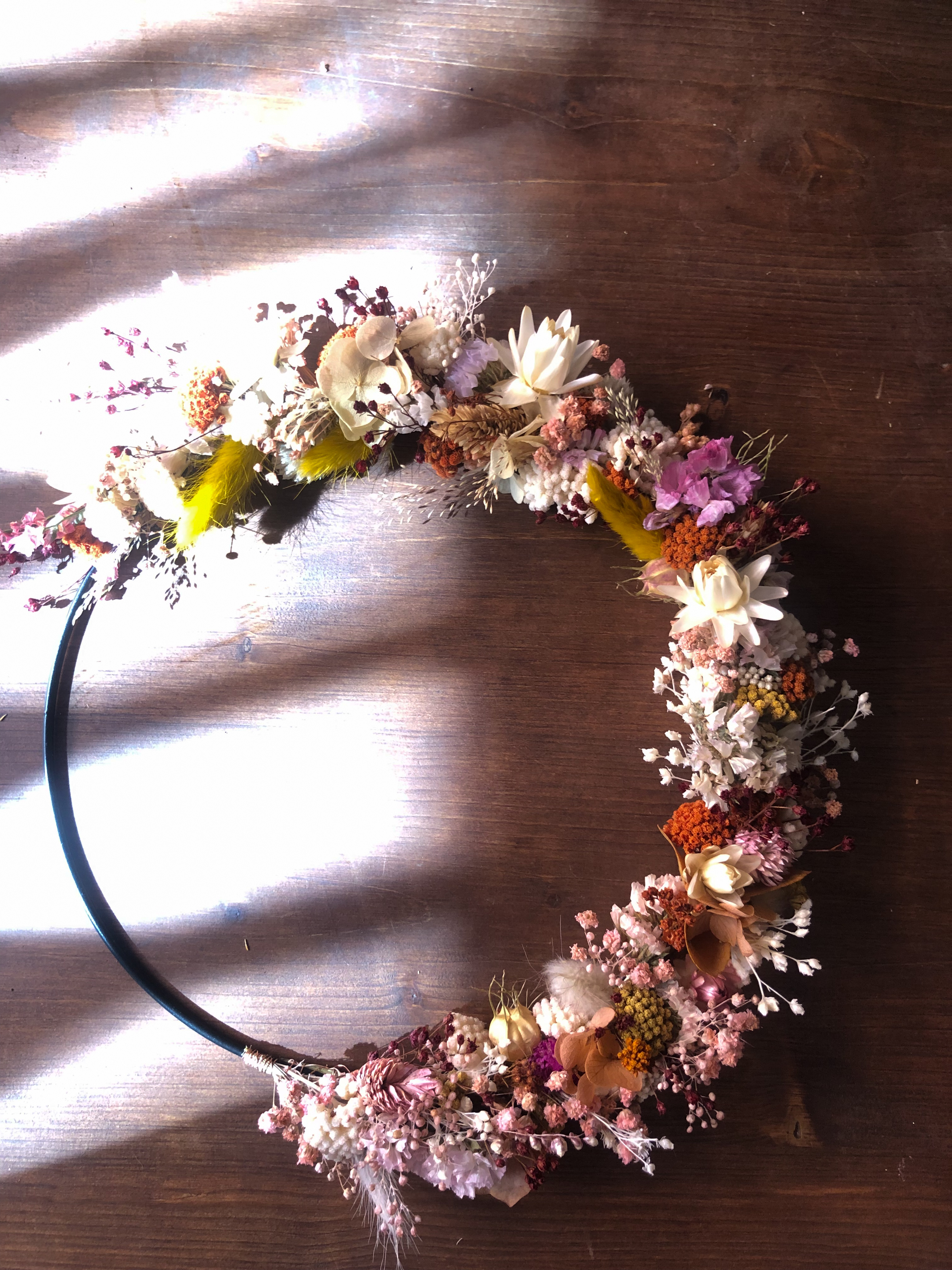 Décoration murale poétique – couronne prairie fleurie en fleurs séchées