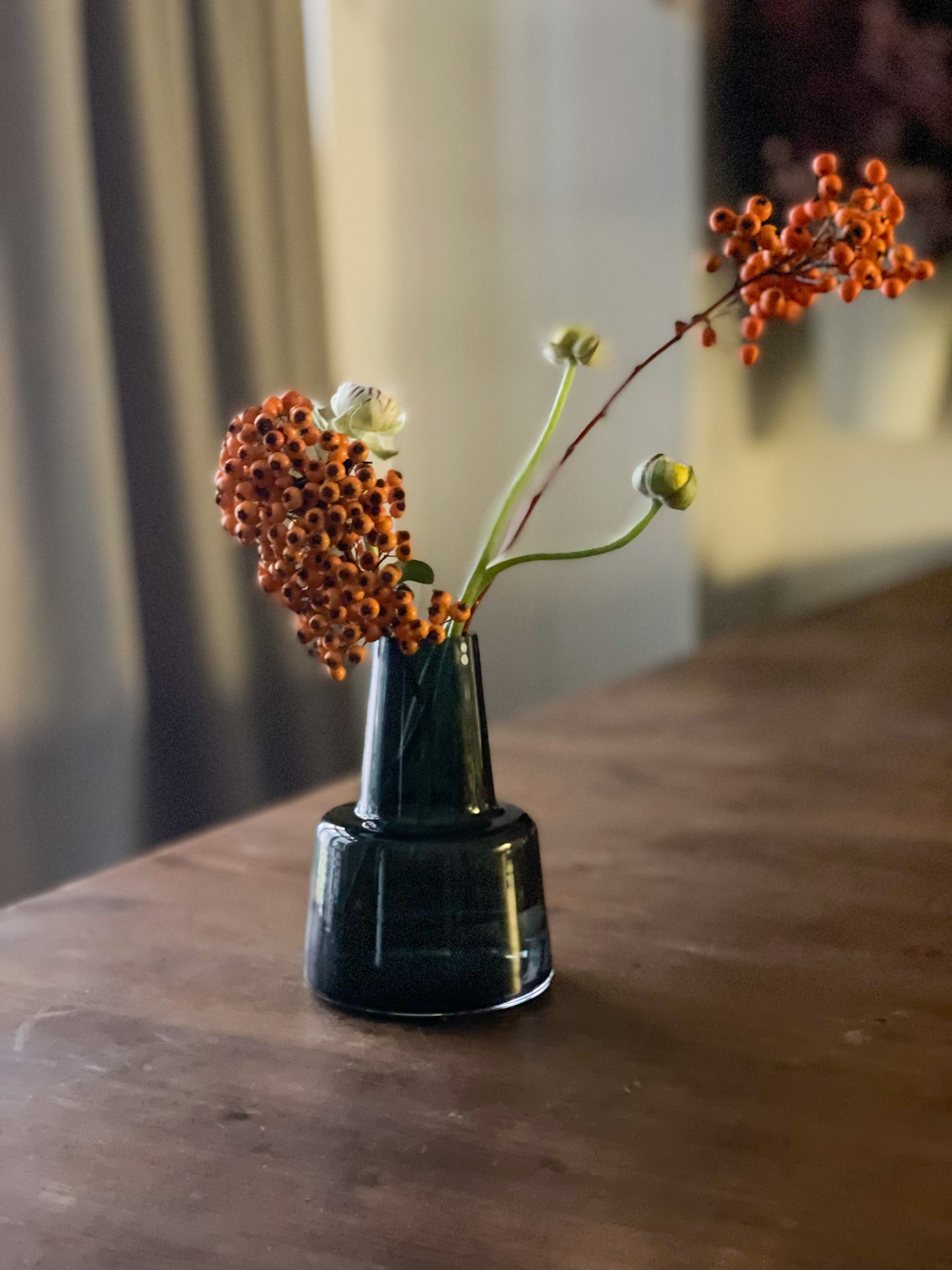 vase en verre fumé ancien boutique fleuriste fleurs fraiches françaises toulouse hosta